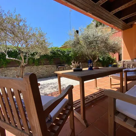 Casa Ras Montras